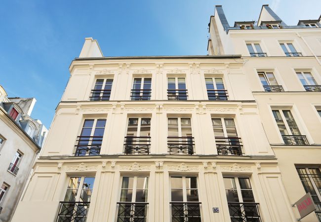 Apartment in Paris - Chenier 04