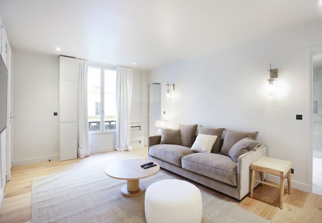 Apartment in Paris - HAUTEVILLE 1