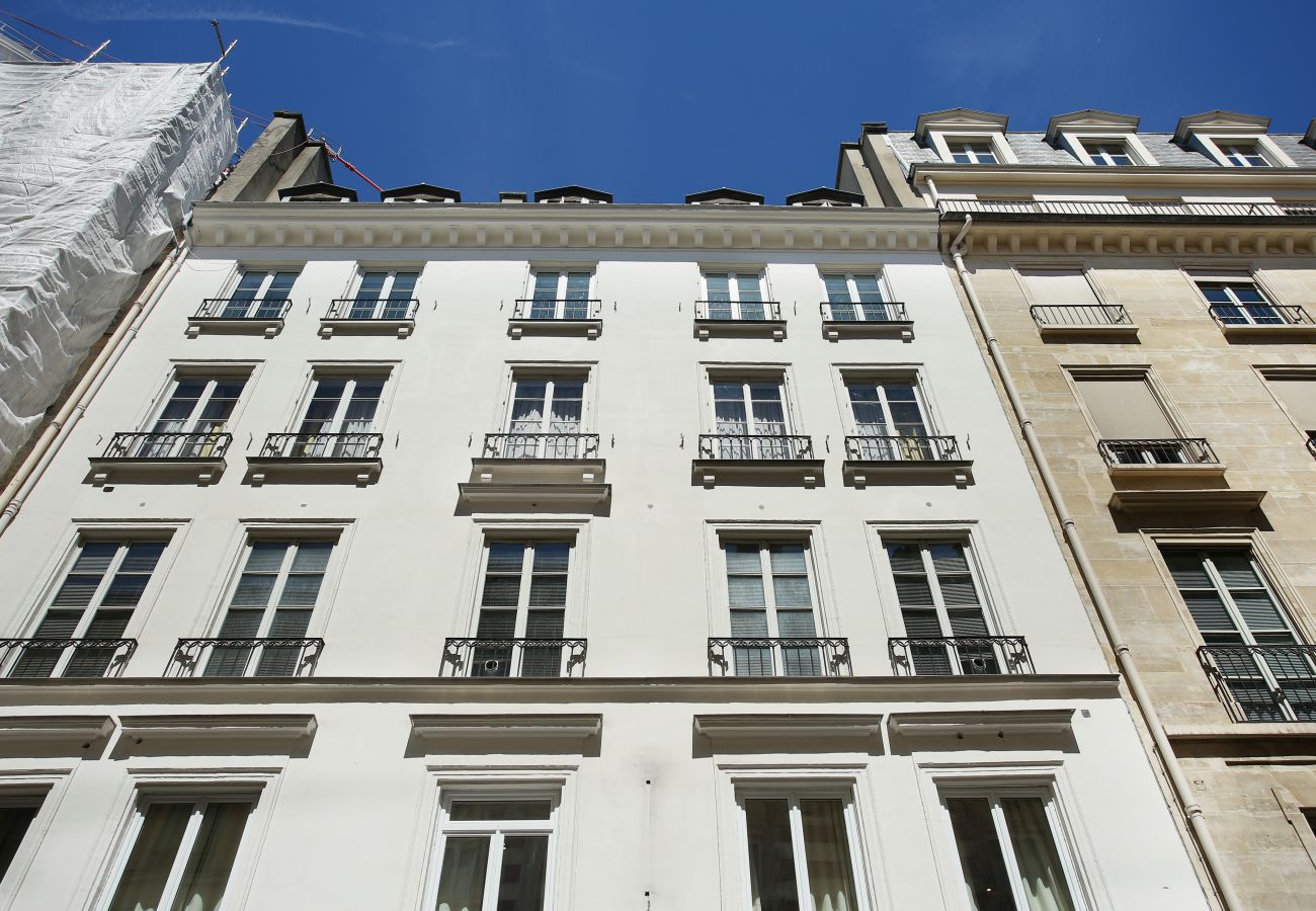 Apartment in Paris - DAUNOU 6