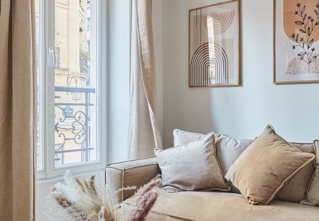 Apartment in Paris - RIVOLI 3