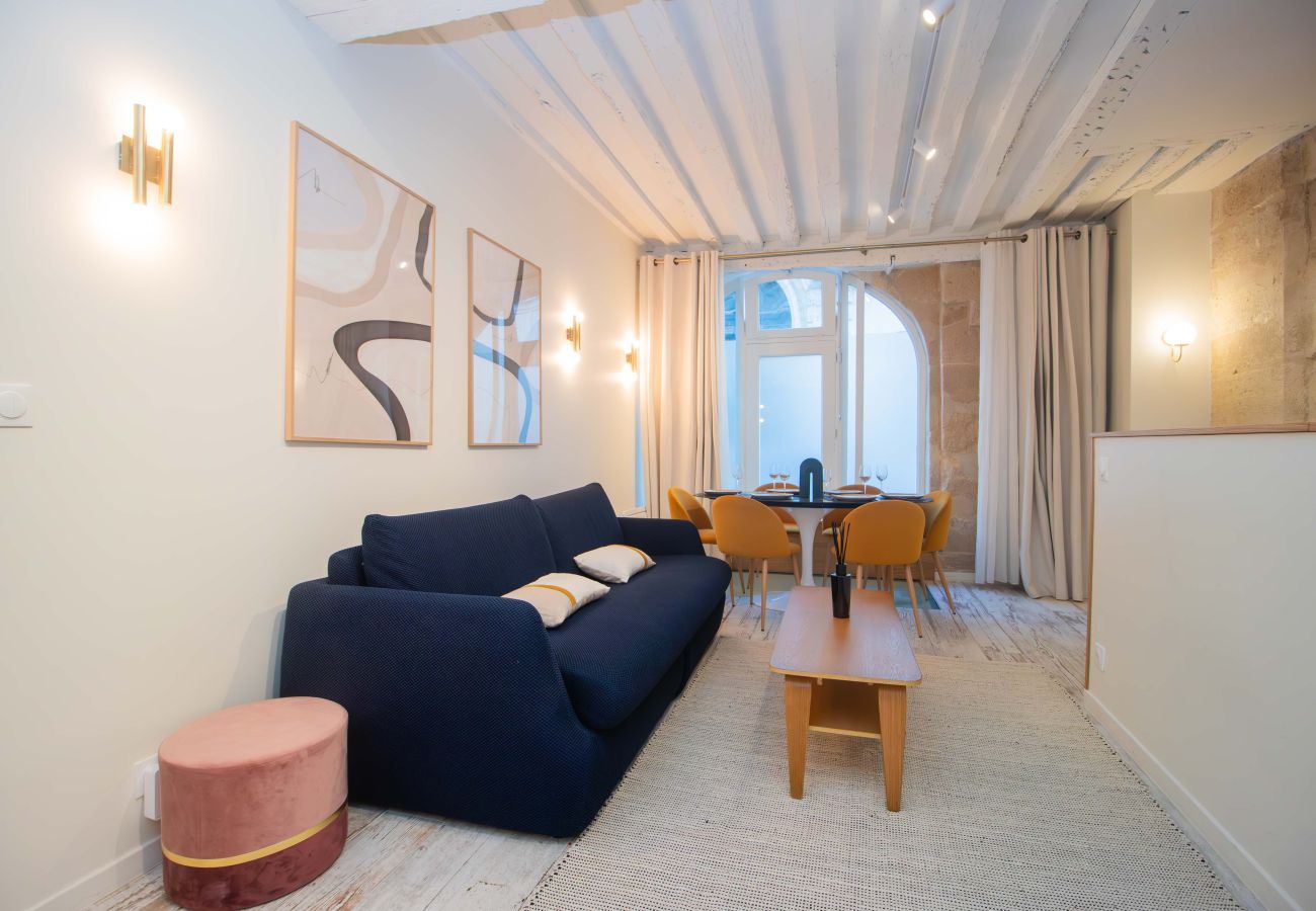 Apartment in Paris - CHARLES V 19 2BDR