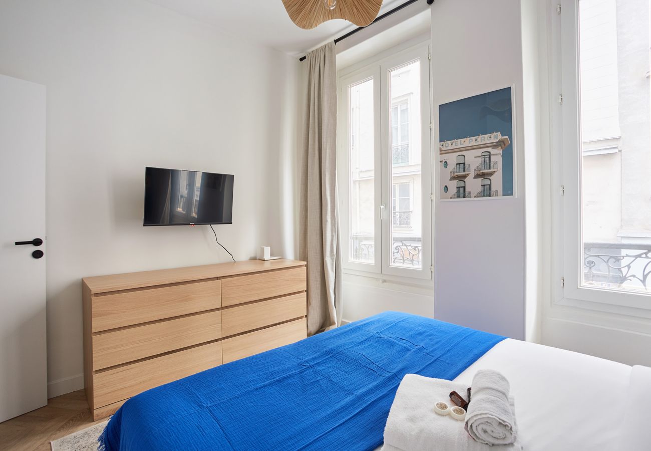 Apartment in Paris - CLERY 43