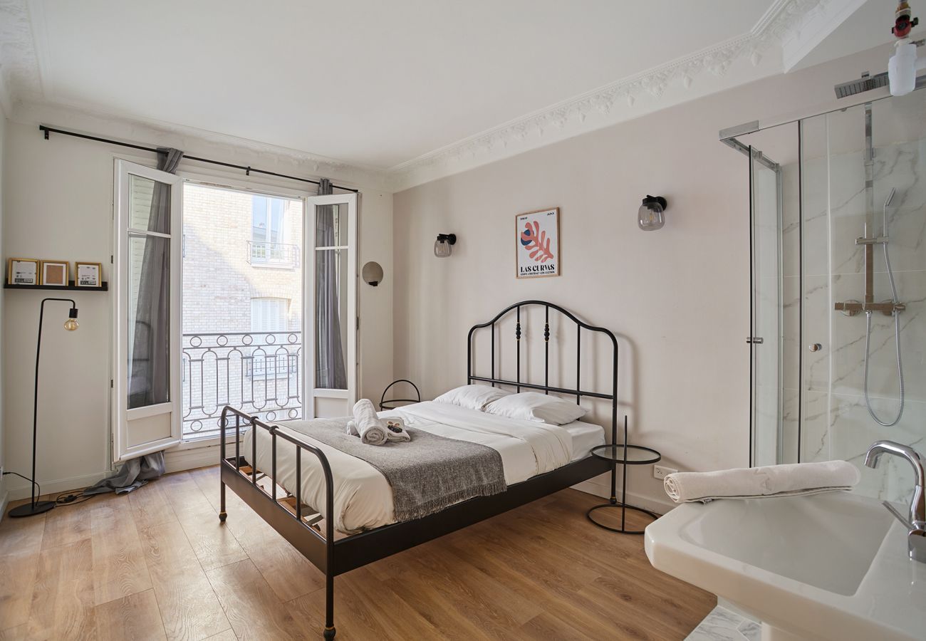 Apartment in Paris - FIRMIN GILLOT NEW
