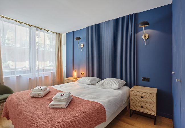 Apartment in Paris - RUE DES MOINES 1