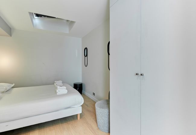 Apartment in Paris - PEREIRE 1