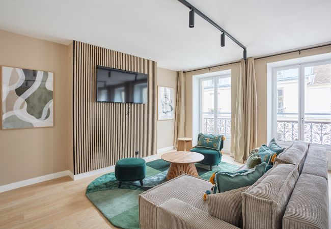 Apartment in Paris - LOMBARDS 4A