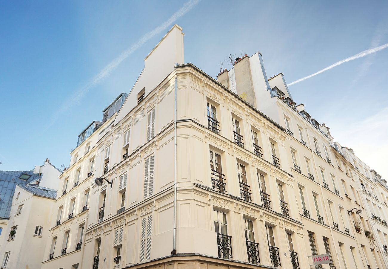 Apartamento en París - Chenier 01