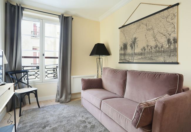 Appartement à Paris - Chenier 04
