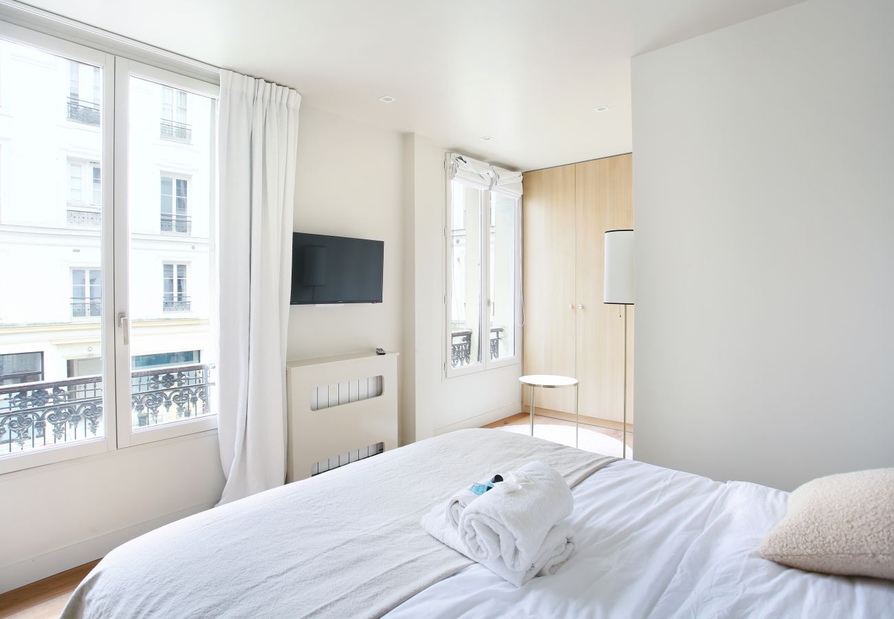 Appartement à Paris - HAUTEVILLE 1
