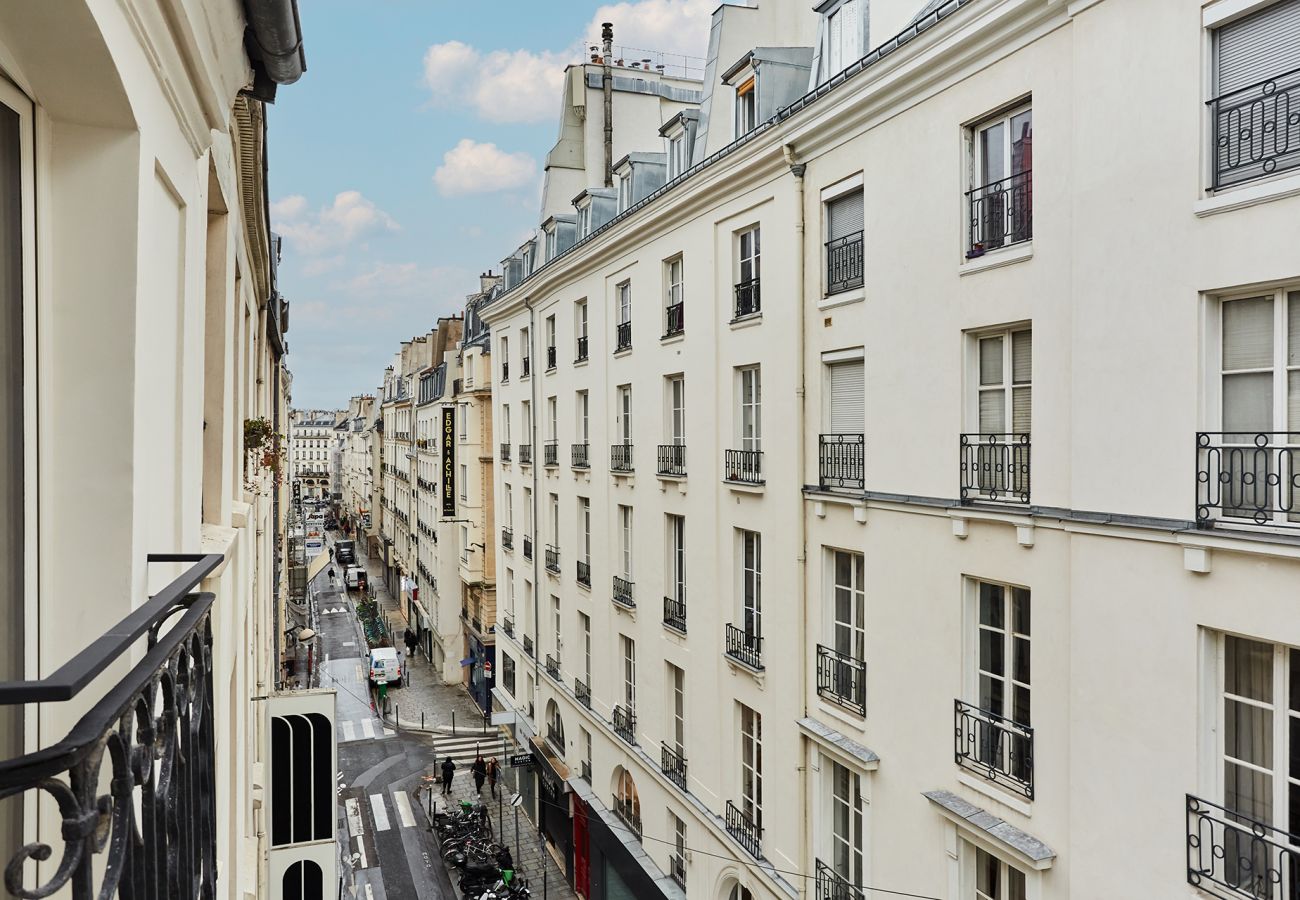 Appartement à Paris - ABOUKIR 105 7
